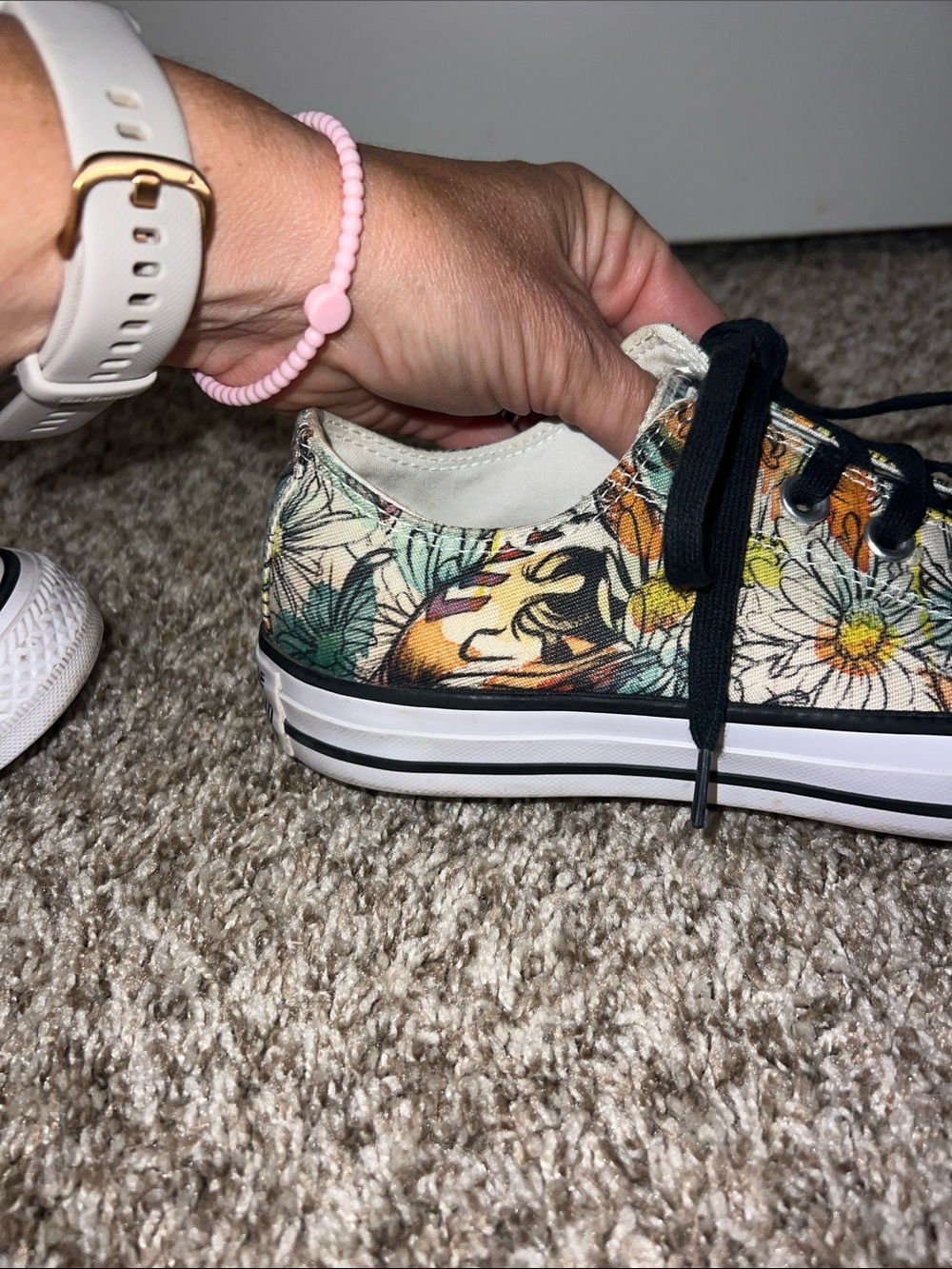 CONVERSE Floral Pop Art Low-Top Canvas Sneakers with Black laces Sz. 8 - Picture 8 of 14